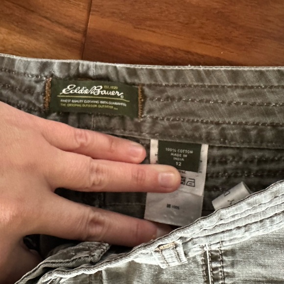Eddie Bauer Faded Grey Capri Pants size 12 - Picture 5 of 5